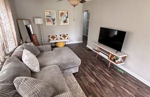 Speedway Casa | Beautiful 2 Bedroom 3 Bathroom Walking Distance To Indianapolis Motor Speedway