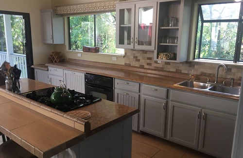 Keaau Casa | Beautiful 2 Bedroom, 1 bath, full kitchen, secluded acre of gardens