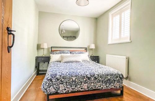 Arundel Casa | Beautiful 2 Bedroom Cottage with Private Courtyard in Arundel Centre