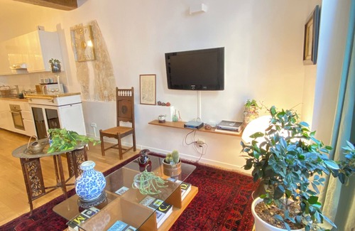 Bonne-Nouvelle Apartamento | Beautiful 2-bedroom flat in the heart of Paris. FREE PARKING.