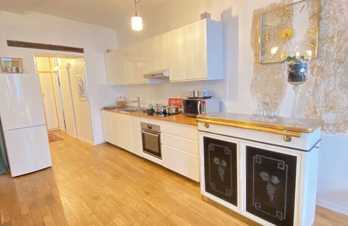 Bonne-Nouvelle Apartamento | Beautiful 2-bedroom flat in the heart of Paris. FREE PARKING.