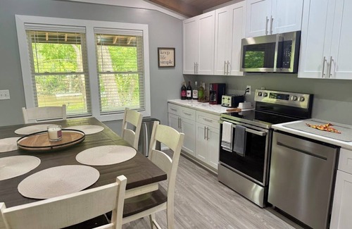 Burgaw Casa | Beautiful 2-bedroom house on the Cape Fear River