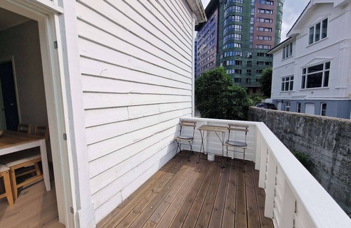 Stavanger Casa | ★ Beautiful 2-Bedroom In City Center, w / Balcony + Free Parking