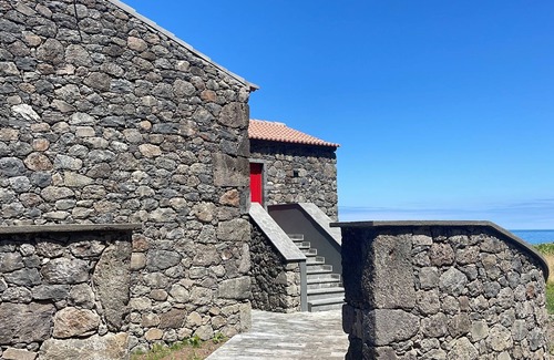 Calheta Casa | Beautiful 2 Bedroom Ocean Front House In São Jorge, Azores - Mamba