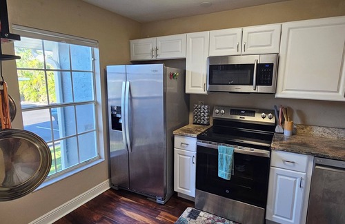 Biggar Condominio | Beautiful 2-bedroom condo with AC in Fort Myers