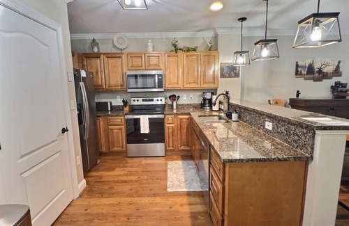 Gatlinburg Condominio | August & September 15% discount for 2 night stay, 25% discount for 3 night stay