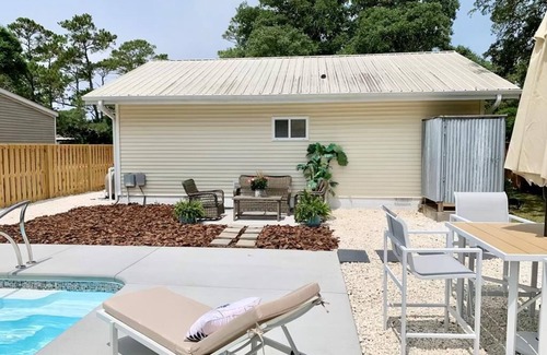 Tranquil Harbour Casa | Beautiful 2 Bedroom 1 Bath House, Dog Friendly, Pool, Sleeps 4