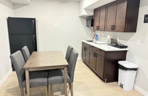 Airdrie Casa | Beautiful 2 Bedrooms basement suite