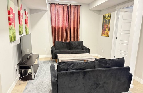 Airdrie Casa | Beautiful 2 Bedrooms basement suite