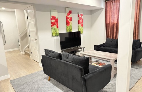 Airdrie Casa | Beautiful 2 Bedrooms basement suite