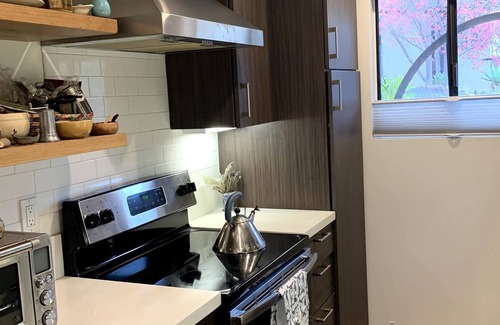Alta Mesa Condominio | Beautiful 2 Br, 1.5 Bath Mesa Condo with Mountain Views