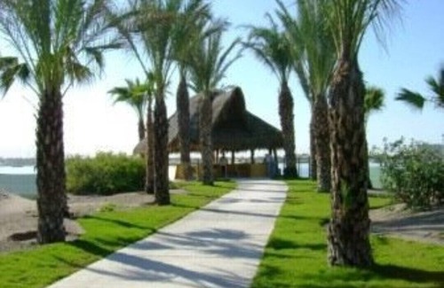 La Paz Condominio | Beautiful 2400 sq foot Condo on beach pickleball community top floor golf course