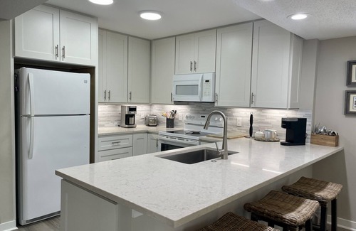 South Beach Condominio | BEAUTIFUL 2BR VILLA WITH PATIO STEPS TO BEACH & SOUTH BEACH HILTON HEAD