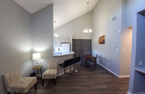Hancock Apartamento | Beautiful 2bd/2ba 5 Mins to UT 3934