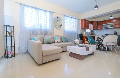 San Cristobal Apartamento | Beautiful 2Bd/2bath apt W. AC, Garage & roof top