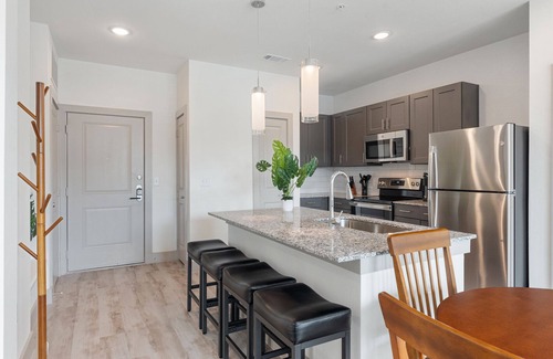 Stony Ridge North Apartamento | Beautiful 2BD/2BA Next to Airport 2888