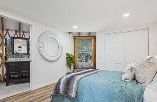 Calabasas Casa | Beautiful 2BD 2BA plus loft in Calabasas!