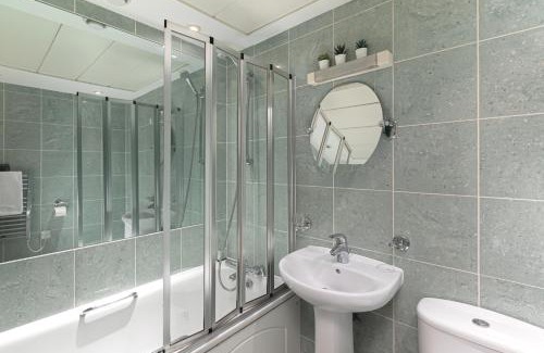 Oakleigh Apartamento | Beautiful 2Bed 2Bath Apartment 4Mins to Train Station with WiFi and Free Parking