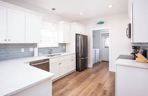 Mexico Beach Casa | Beautiful, 2BR/2BA-beachside coastal cottage house, steps to the beach