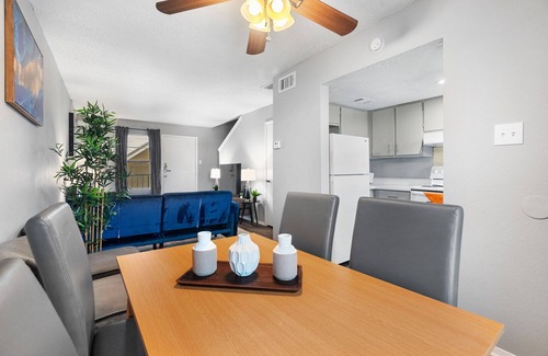 Hancock Apartamento | Beautiful 2BR 5 Minutes to UT 4429