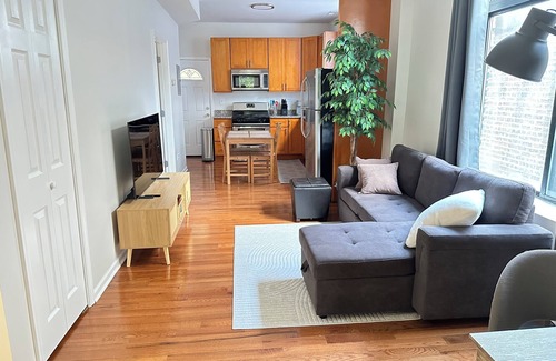 West Town Apartamento | Beautiful 2BR apartment in vibrant West Town, close to FultonMarket and Downtown