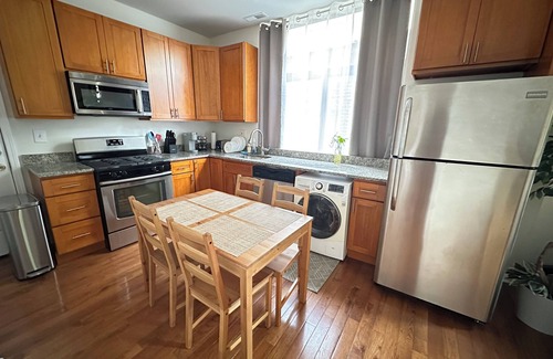 West Town Apartamento | Beautiful 2BR apartment in vibrant West Town, close to FultonMarket and Downtown