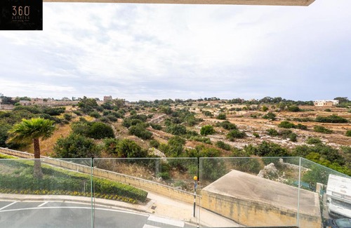 Marsaxlokk Apartamento | Beautiful 2BR APT with beautiful w/tranquil views by 360 Estates