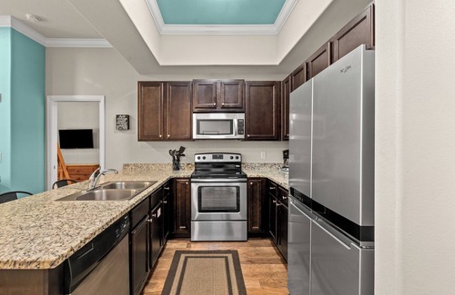 Miramar Beach Condominio | Beautiful 2BR condo, across street from Beach! Pool, Hottub, Balcony, AlerioE202