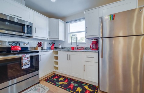 Lake Ridge Apartamento | Beautiful 2BR House / 1 Gbps / Office Desk+Chair
