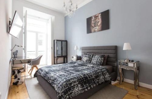 Sao Paulo Apartamento | Beautiful 2BR high ceiling/50m from TimeOut market