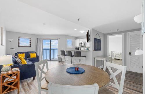Myrtle Beach Apartamento | Beautiful 2BR Penthouse with Amazing Views