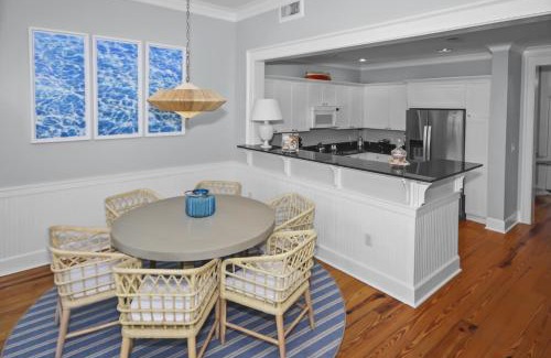 Beach District Apartamento | Beautiful 2BR WaterColor condo 6 WaterColor Blvd #202 Steps to Beach Club condo