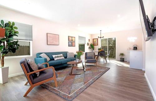 Valley Glen Casa | Beautiful 3 Bed 1 Bath Designer Home + Hot Tub
