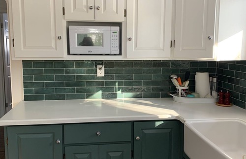 Rosseau Cabaña | Beautiful 3-bed, 2-bath, 4 season cottage on 375ft of waterfront (Dog friendly)