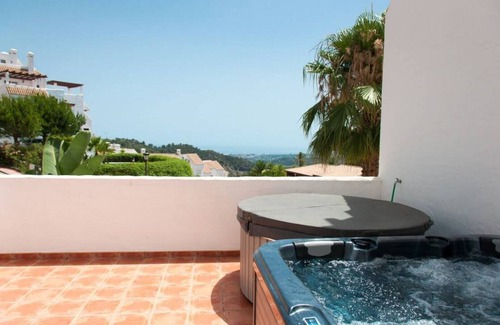 Istan Apartamento | Hermoso dúplex de 3 camas - 2 bañeras de hidromasaje privadas - Capacidad para hasta 8 personas
