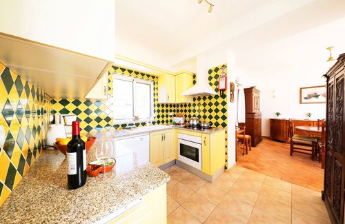 Santa Catarina da Fonte do Bispo Villa | Hermosa villa familiar con piscina, tranquilo pueblo rural nr. Solicitar detalles