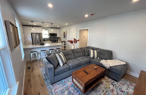 Wakefield-Peacedale Condominio | Beautiful 3-bedroom, 2-bath condo located in downtown Wakefield!