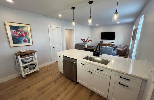 Wakefield-Peacedale Condominio | Beautiful 3-bedroom, 2-bath condo located in downtown Wakefield!
