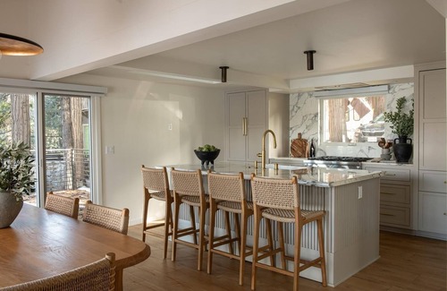 Lake Arrowhead Cabaña | Beautiful 3-bedroom newly renovated Lake Front Home Lake Arrowhead all amenities
