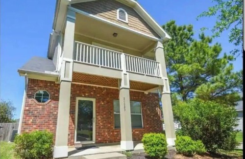 Lakeville Casa | *Beautiful 3-bedroom 2 story home great location.