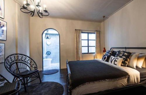 Bangkok Central Business District Villa | Beautiful 3 Bedroom Baroque House near Asoke BTS
