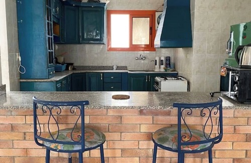 Abu Radis Casa | Beautiful 3-Bedroom House with pool