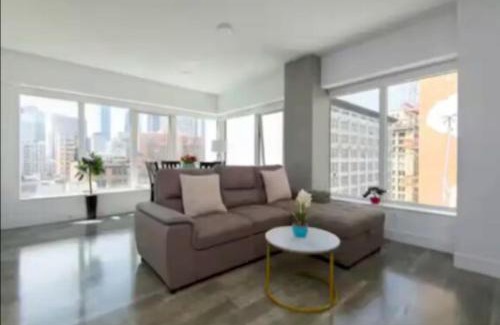 Downtown Los Angeles Apartamento | Beautiful 3 Bedroom High Rise with Pool, Hot Tub and Rooftop Views