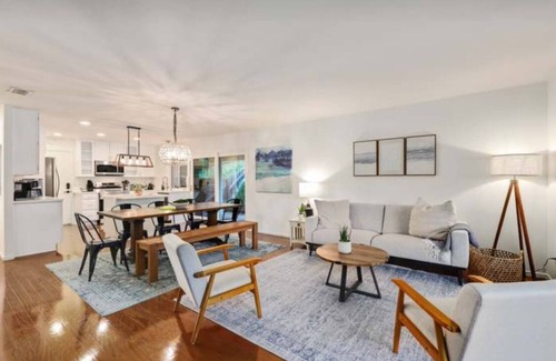 University City Casa | Beautiful 3-bedroom house in awesome San Diego with Peloton bike and a big yard