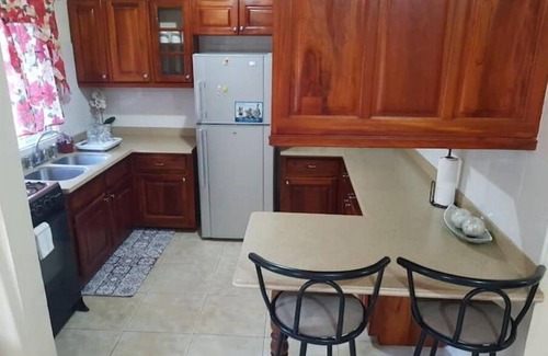 Mandeville Casa | Beautiful 3 bedroom Townhouse- 1.2km Town Center