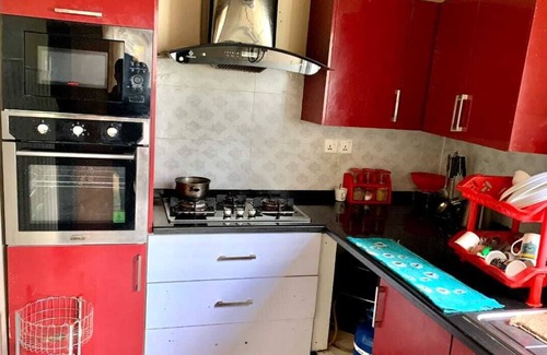 Nathia Gali Apartamento | Beautiful 3 bedroom furnished Apartment facing towards the mountains