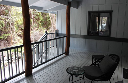 Ohia Estates Casa | Beautiful 3 Bedroom Rainforest Retreat, minutes from HVNP