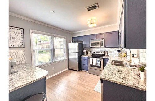 Greensboro Casa | Beautiful 3 Bedroom Townhouse