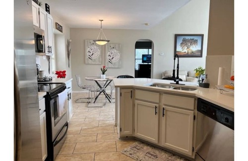 Wetmore Casa | Beautiful 3 Bedroom Home