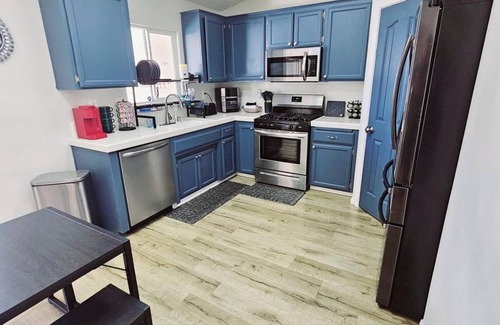 Apple Valley Casa | "Beautiful 3 BR Desert Oasis" No Cleaner Fees! Late Check Ins Pet-Friendly
